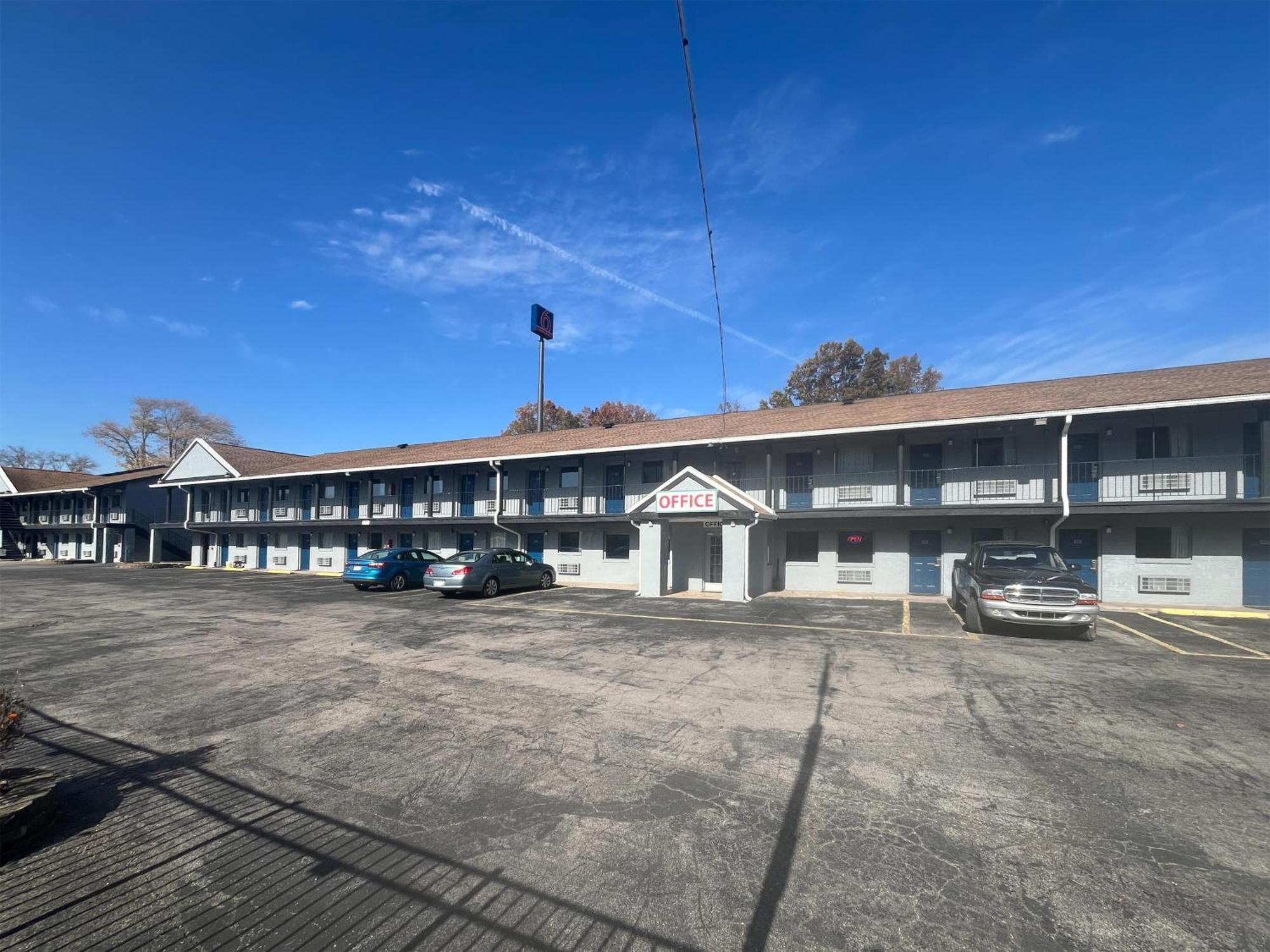 Studio 6 Suites Hurricane, Wv Exterior foto